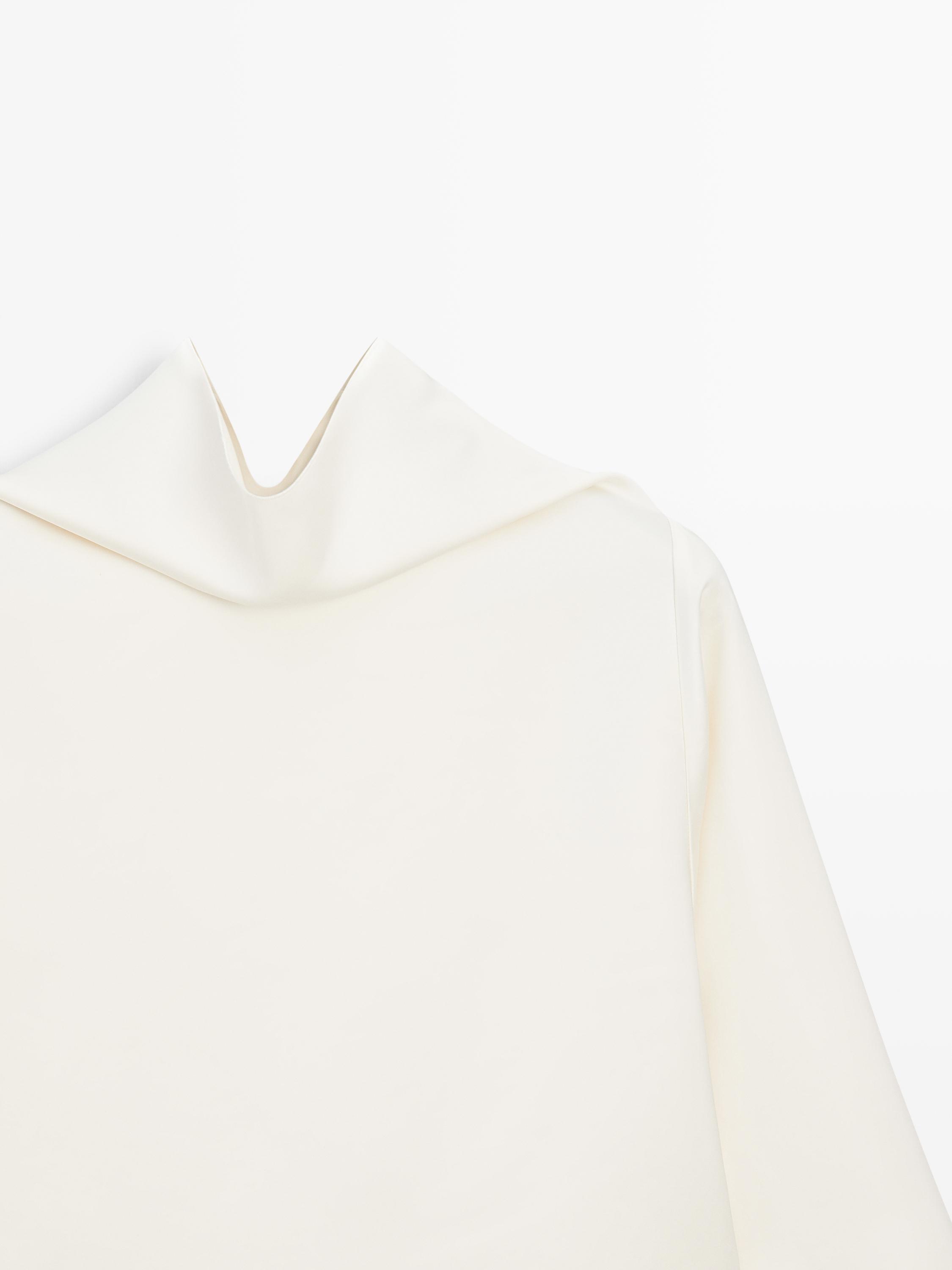 Top fluide à col en V - STUDIO